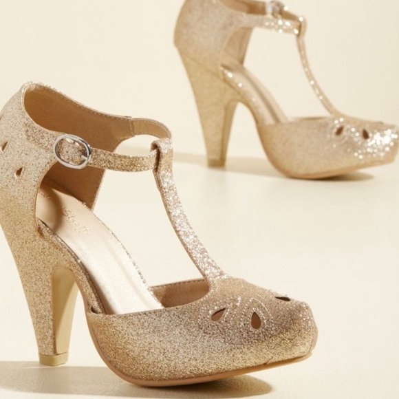 Gold Glitter High Heels 8 